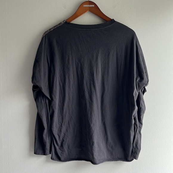 All Saints Kaa Waves LS gray snakeskin print tee with elbow slits - Picture 4 of 7